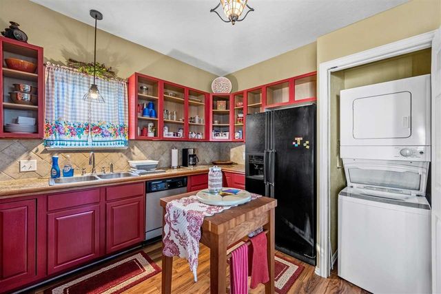 704 6th St, Elgin, OK 73538