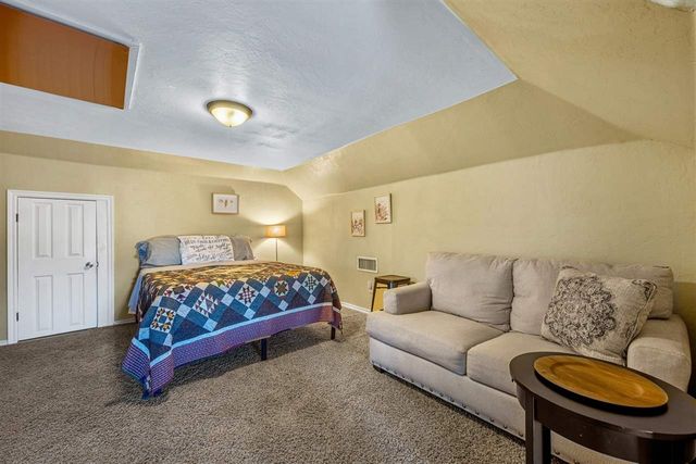 704 6th St, Elgin, OK 73538