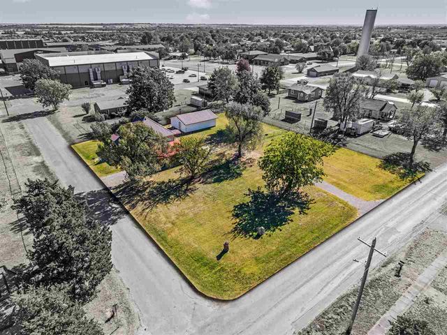 704 6th St, Elgin, OK 73538