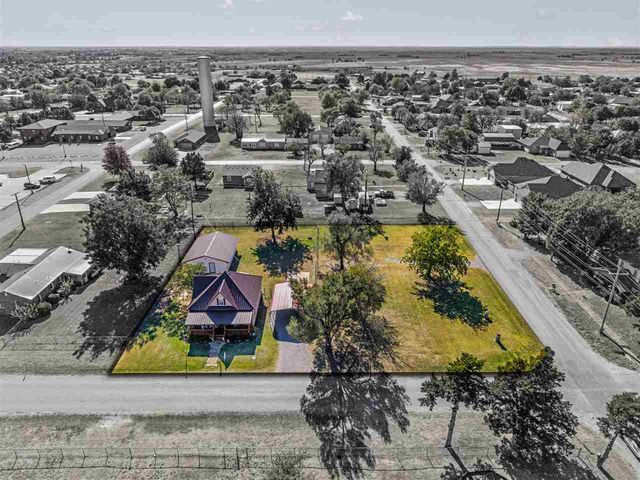 704 6th St, Elgin, OK 73538