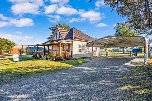 704 6th St, Elgin, OK 73538