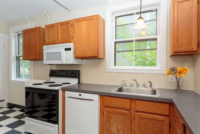 20 Hancock St 20, Winchester, MA 01890