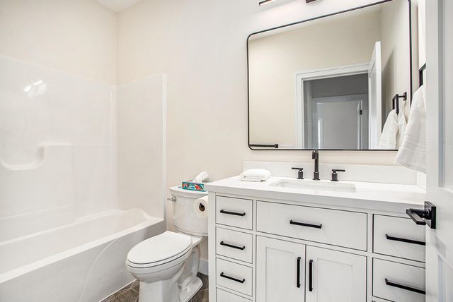 7960 N Westnedge Avenue, Cooper Twp, MI 49009