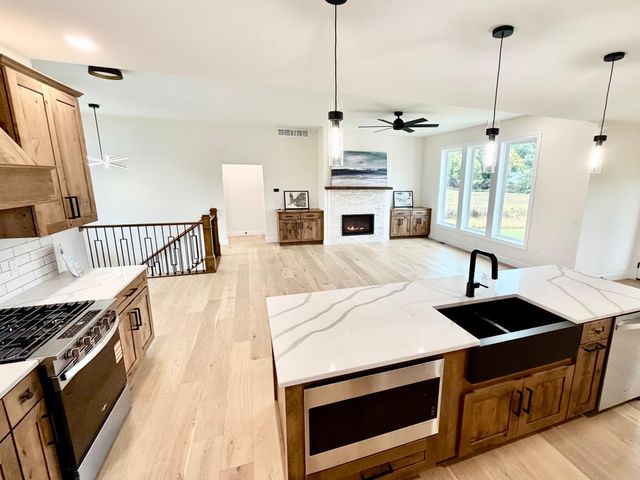 7960 N Westnedge Avenue, Cooper Twp, MI 49009