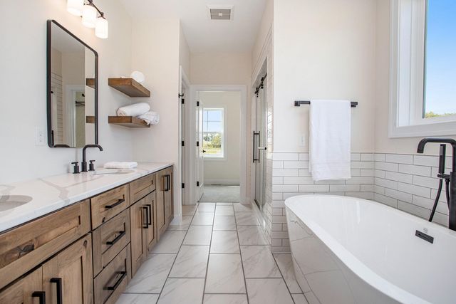7960 N Westnedge Avenue, Cooper Twp, MI 49009