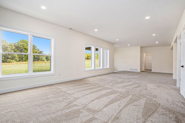 7960 N Westnedge Avenue, Cooper Twp, MI 49009