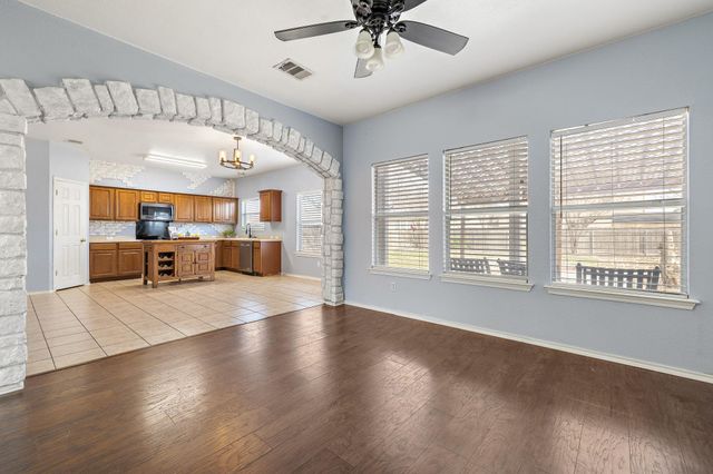 114 Almquist ST, Hutto, TX 78634