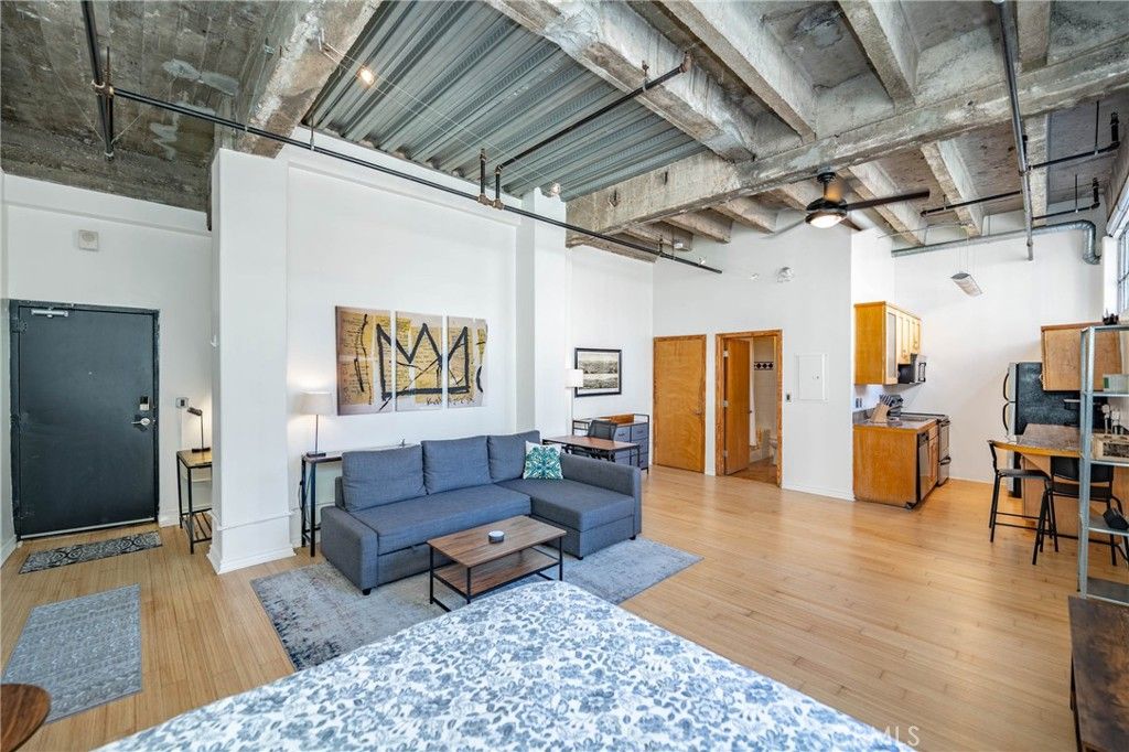 Image 2 of property listing at 312 W 5th Street 626, Los Angeles, CA 90013