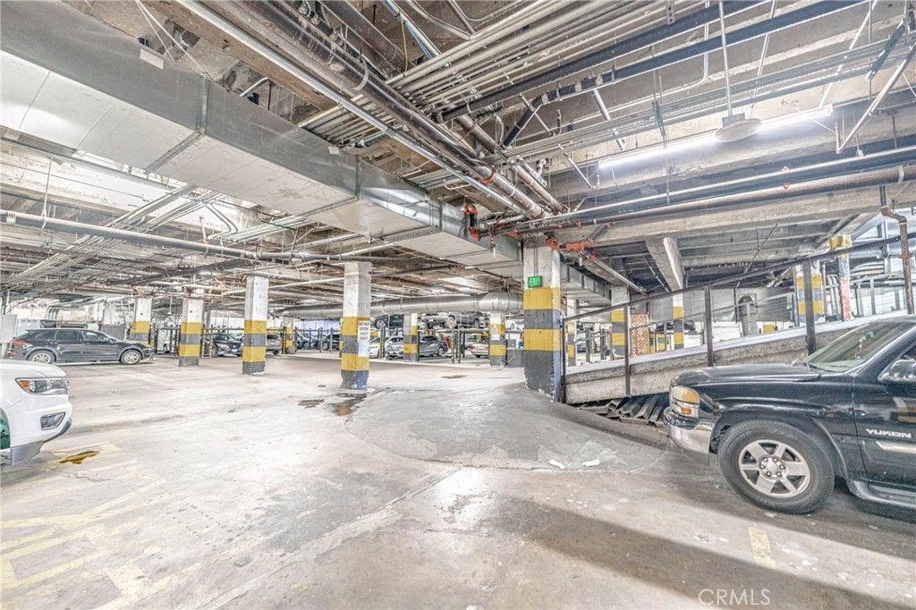 Image 30 of property listing at 312 W 5th Street 626, Los Angeles, CA 90013