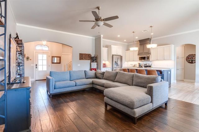 41 Hickory Circle, Piedmont, OK 73078