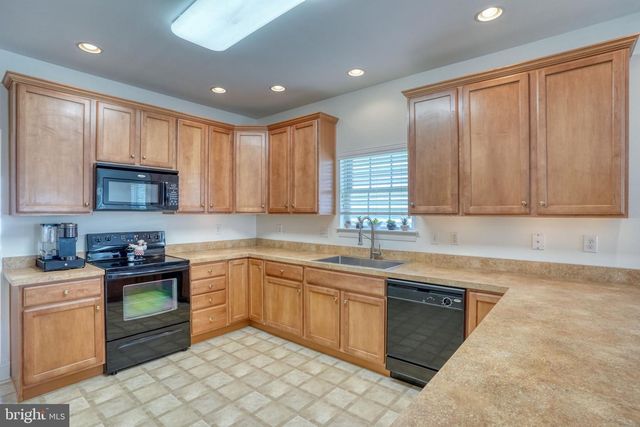 29 DEVALINDER DR, Newark, DE 19702