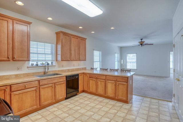 29 DEVALINDER DR, Newark, DE 19702