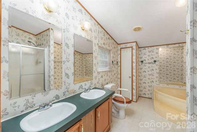 992 Brickyard Road, Horse Shoe, NC 28742
