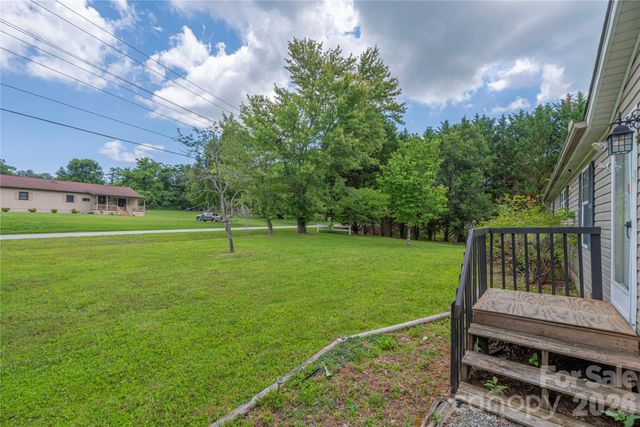 992 Brickyard Road, Horse Shoe, NC 28742