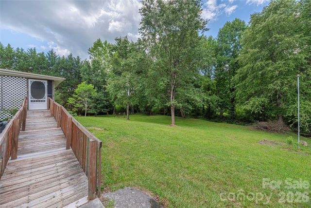 992 Brickyard Road, Horse Shoe, NC 28742