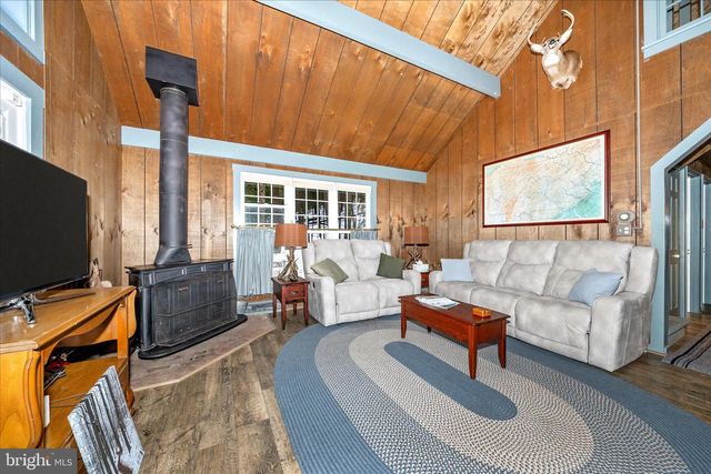 1222 APPALACHIAN TRL, Gardners, PA 17324