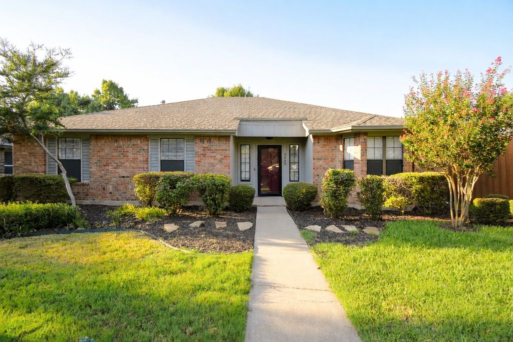 2035 Lansdown Drive, Carrollton, TX 75010
