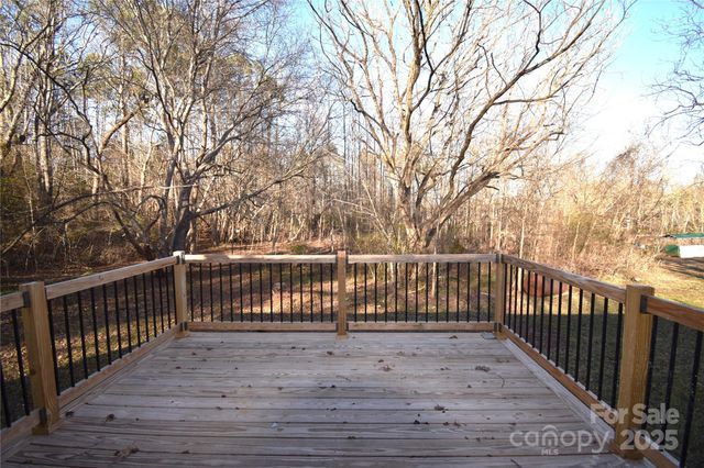 2823 JT Posse Drive, Claremont, NC 28610