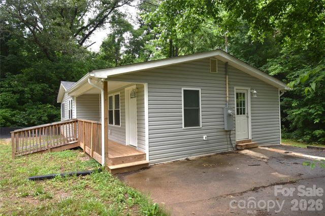 2823 JT Posse Drive, Claremont, NC 28610
