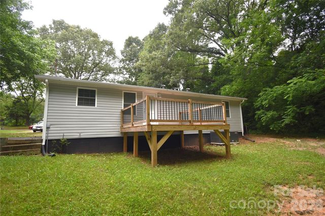 2823 JT Posse Drive, Claremont, NC 28610