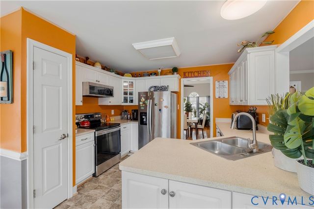 6005 Hidden Arbor Pl, Chester, VA 23831