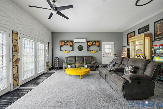 6005 Hidden Arbor Pl, Chester, VA 23831