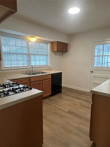 219 Glencroft Court, Houston, TX 77336