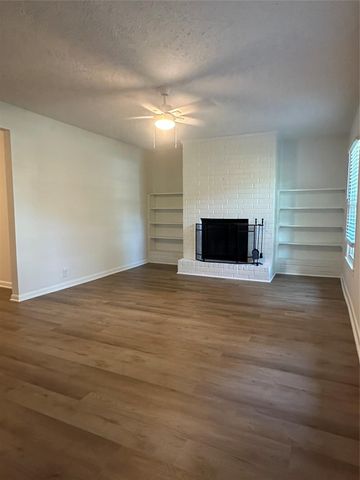 219 Glencroft Court, Houston, TX 77336