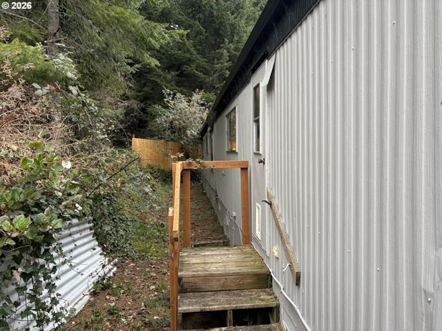89320 NORTH Ln, Florence, OR 97439