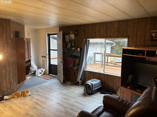 89320 NORTH Ln, Florence, OR 97439