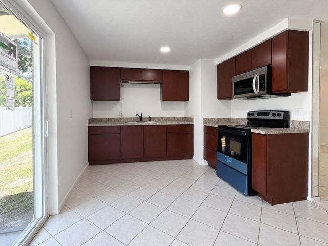 8719 RIVER FOREST CIRCLE, Tampa, FL 33604