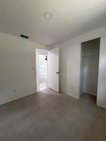 8719 RIVER FOREST CIRCLE, Tampa, FL 33604