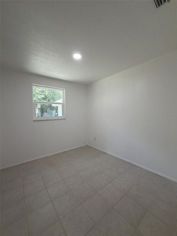 8719 RIVER FOREST CIRCLE, Tampa, FL 33604