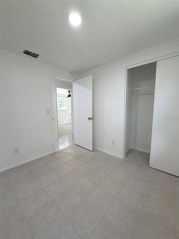 8719 RIVER FOREST CIRCLE, Tampa, FL 33604