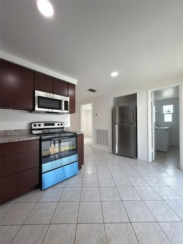 8719 RIVER FOREST CIRCLE, Tampa, FL 33604