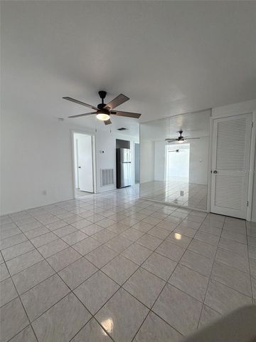 8719 RIVER FOREST CIRCLE, Tampa, FL 33604