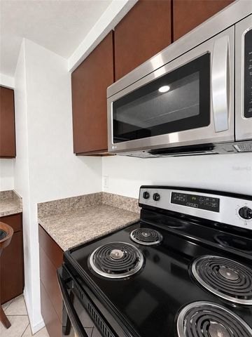 8719 RIVER FOREST CIRCLE, Tampa, FL 33604