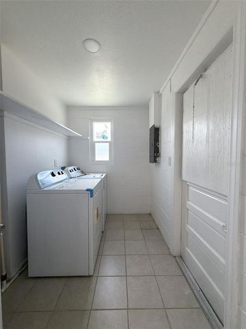 8719 RIVER FOREST CIRCLE, Tampa, FL 33604