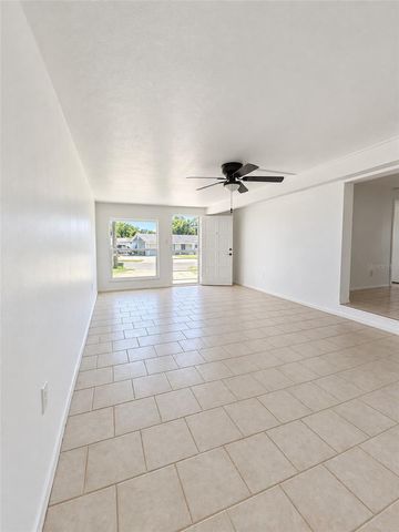 8719 RIVER FOREST CIRCLE, Tampa, FL 33604