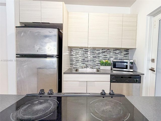 2430 NE 135th St 101, North Miami, FL 33181