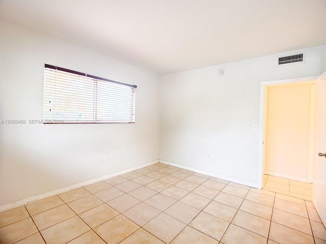 2430 NE 135th St 101, North Miami, FL 33181