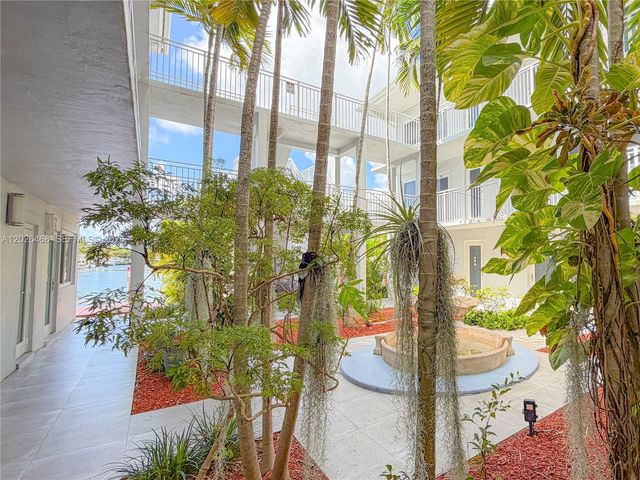 2430 NE 135th St 101, North Miami, FL 33181