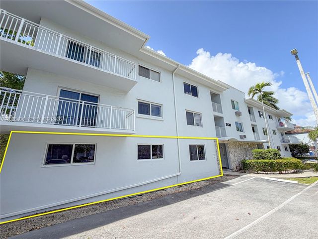 2430 NE 135th St 101, North Miami, FL 33181