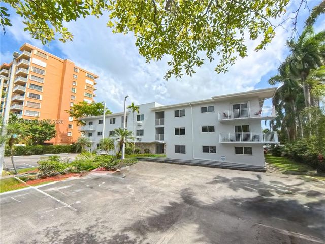 2430 NE 135th St 101, North Miami, FL 33181