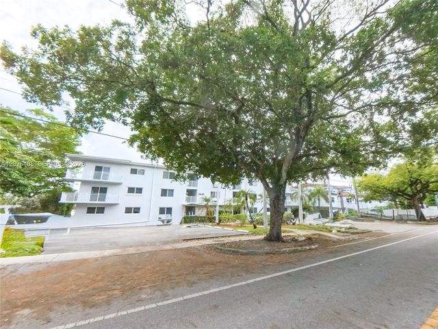 2430 NE 135th St 101, North Miami, FL 33181