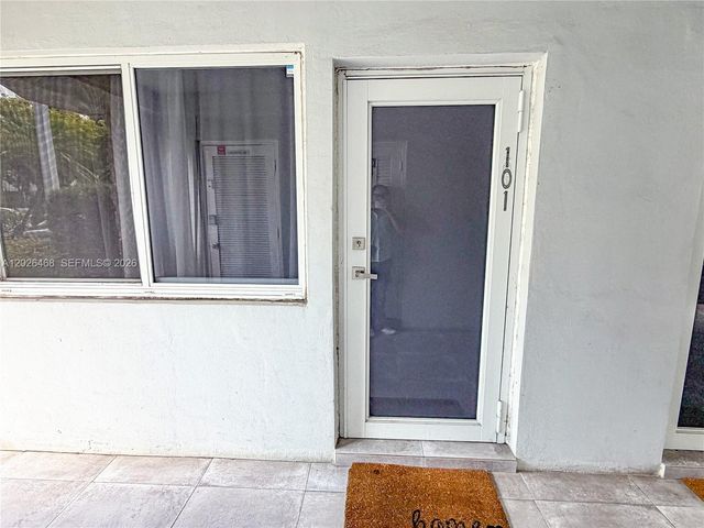 2430 NE 135th St 101, North Miami, FL 33181