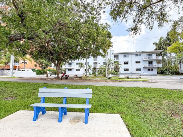 2430 NE 135th St 101, North Miami, FL 33181