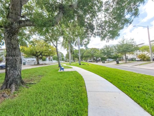 2430 NE 135th St 101, North Miami, FL 33181