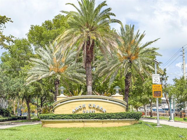 2430 NE 135th St 101, North Miami, FL 33181