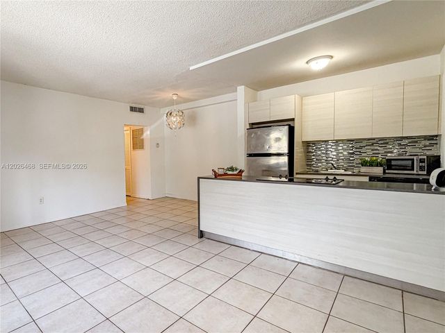 2430 NE 135th St 101, North Miami, FL 33181